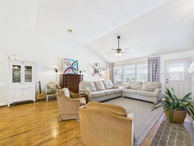 2824 Meadow Brook Ct, League City, TX 77573 - photo 5