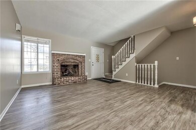 10111 Edelweiss Cir, Shawnee, KS 66203 - photo 4