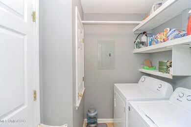 317 Swan Dr 8
