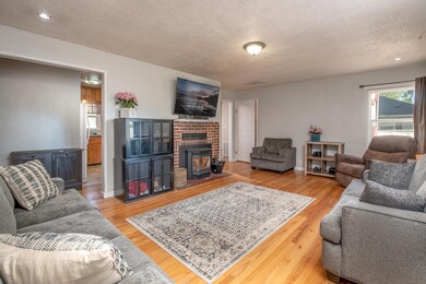 4405 Summers Ln, Klamath Falls, OR 97603 - photo 4