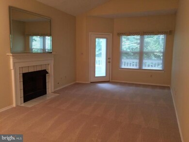 13089 Autumn Woods Way unit 201, Fairfax, VA 22033 - photo 5