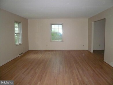 1730 Dauphin Ave, Reading, PA 19610 - photo 7