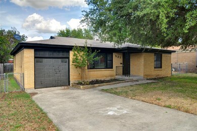 521 Crandle Dr, Fort Worth, TX 76108 - photo 3