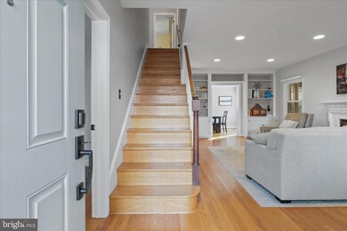 127 Moncure Dr, Alexandria, VA 22314 - photo 3