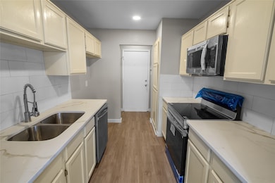 5711 Congressional Dr, Arlington, TX 76018 - photo 7