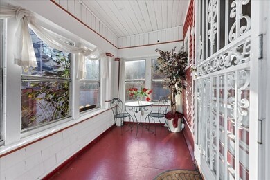 54 Dawes St, Springfield, MA 01109 - photo 4