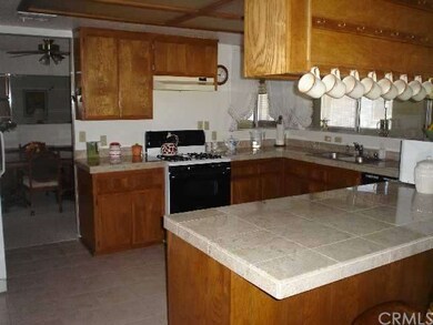 6916 Indian Cove Rd, Twentynine Palms, CA 92277 - photo 5