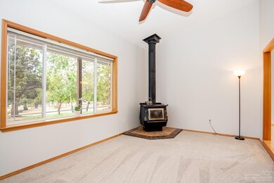 23057 Donna Ln, Bend, OR 97701 - photo 5
