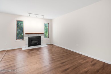 4-web-or-mls-004-2023-rosedale-way-schen