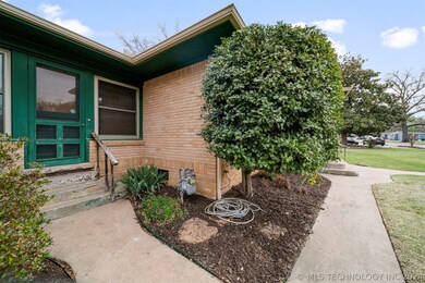 310 E 10th St, Claremore, OK 74017 - photo 5