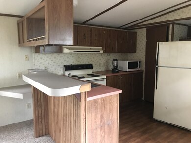 111 Pinewood Dr, Atlantic Beach, NC 28512 - photo 3