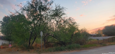 403 S Front St, Cotulla, TX 78014 - photo 2