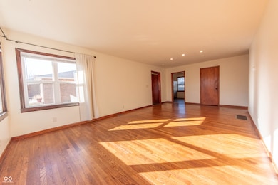 234 Lincoln St, Columbus, IN 47201 - photo 4