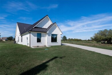 22094 Misty Hollow Ct, Whitney, TX 76692 - photo 2