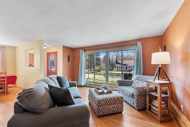 498 Bullard St, Holden, MA 01520 - photo 3