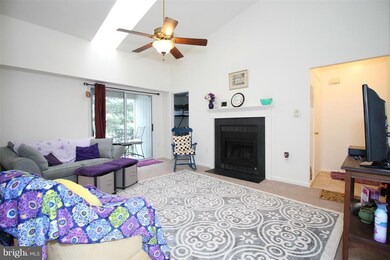 2765 Bordeaux Place unit 24B1, Woodbridge, VA 22192 - photo 2