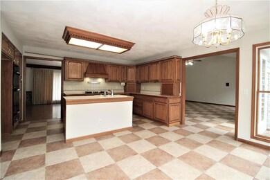 18 Lindenwood Dr, Collinsville, IL 62234 - photo 5