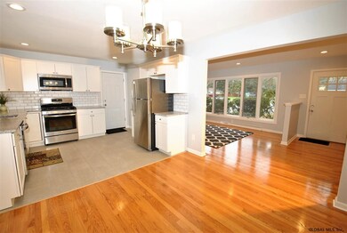 18 Williams Park Rd, Albany, NY 12211 - photo 7