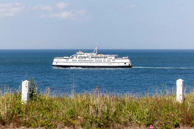 168 E Chop Dr, Oak Bluffs, MA 02557 - photo 5