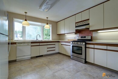 1848 Kalgin St, Anchorage, AK 99504 - photo 6