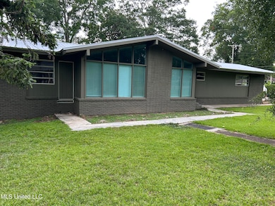 600 Jackson Ave, McComb, MS 39648 - photo 2