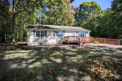 View of front of home featuring a front yard and a