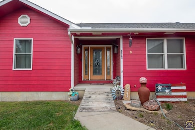 113 Osage St, Reading, KS 66868 - photo 3