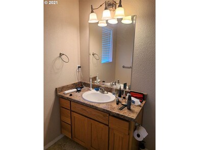 1815 SW Hungry Hill Dr, Grants Pass, OR 97527 - photo 2