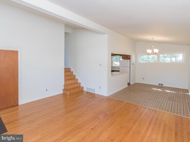 422 Lyndhurst Dr, Broomall, PA 19008 - photo 7