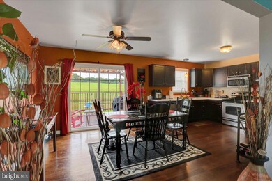 3828 Mountain Shadow Cir, Fayetteville, PA 17222 - photo 7