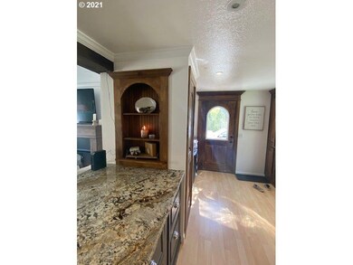 240 E Main St, Canyon City, OR 97820 - photo 7