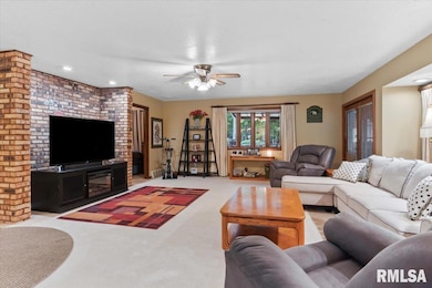 5810 Maxheimer Rd unit 1, Rochester, IL 62563 - photo 6