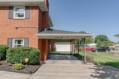 7806 Smyrna Pkwy, Louisville, KY 40228 - photo 3