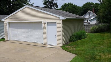 Oversized 2-car garage