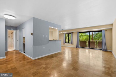 Woodlake Towers unit 319, Falls Church, VA 22044 - photo 2