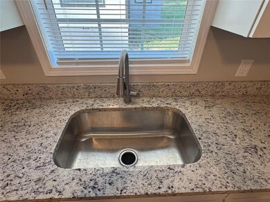 1431 Lorenzo Dr SW, Atlanta, GA 30310 - photo 5