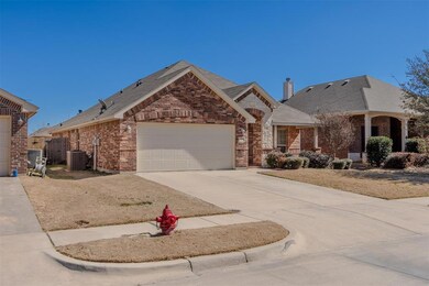 2225 Kaitlyn Dr, Weatherford, TX 76087 - photo 2