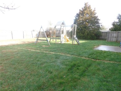 6080 E Pioneer Place, Columbus, IN 47203 - photo 6