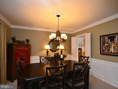 9425 Copenhaver Dr, Potomac, MD 20854 - photo 4