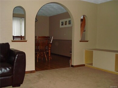 1110 Bowen Dr W, North Tonawanda, NY 14120 - photo 4