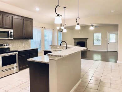 1816 Vallana Dr, Gainesville, TX 76240 - photo 2