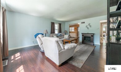 308 Peoria St, Lincoln, IL 62656 - photo 3