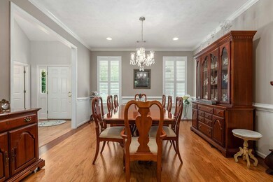 FORMAL DINING