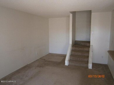 LIVING RM