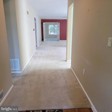 875 Westminster Dr N, Southampton, NJ 08088 - photo 5