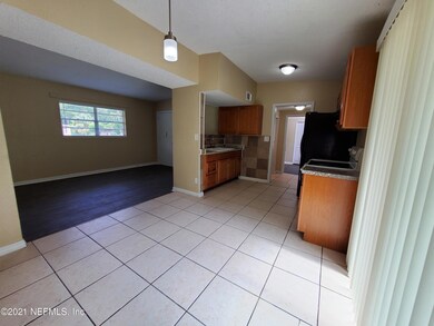 2815 Brackridge Blvd E, Jacksonville, FL 32216 - photo 3