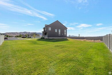 View of yard with a mountain view