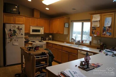 19436 Rudi Rd, Bend, OR 97703 - photo 7