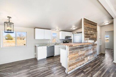 1090 N Hollow Point, Paulden, AZ 86334 - photo 6