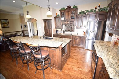 1024 SW Drake Cir, Lees Summit, MO 64082 - photo 5